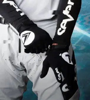 Seven Gloves