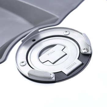 Oxford Products Type 3 QR Tank Adaptor in Use                                                                                                                                                                                                                  