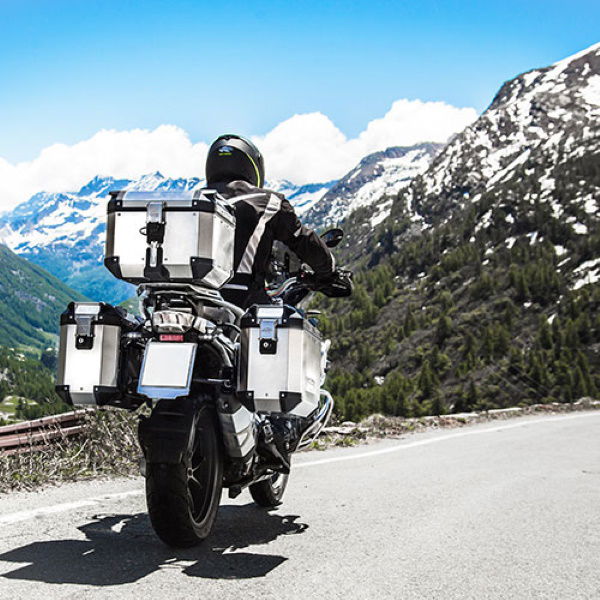 Kappa 58L Natural Aluminium Kventure Top Case In Use                                                                                                                                                                                                           