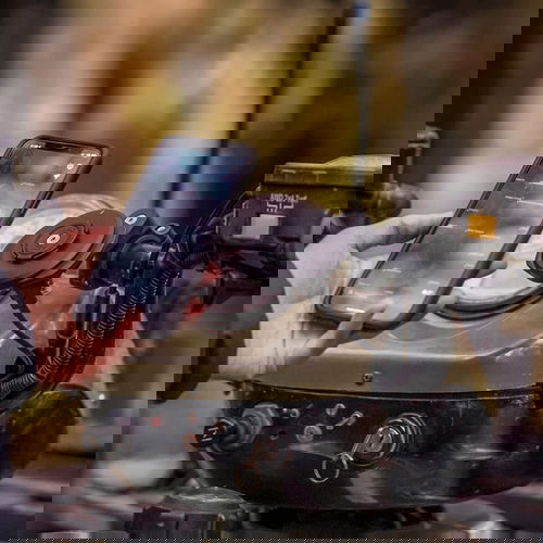 Quad Lock Weatherproof Wireless Charging