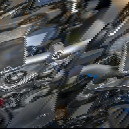 Quad Lock Poncho iPhone 11