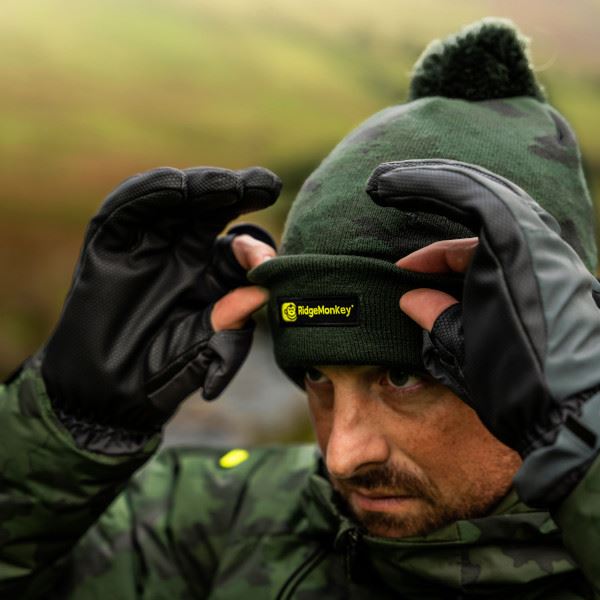 RidgeMonkey APEarel Camo Bobble Beanie 